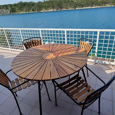 Riva Omišalj