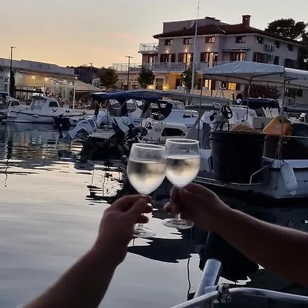 Riva Omisalj